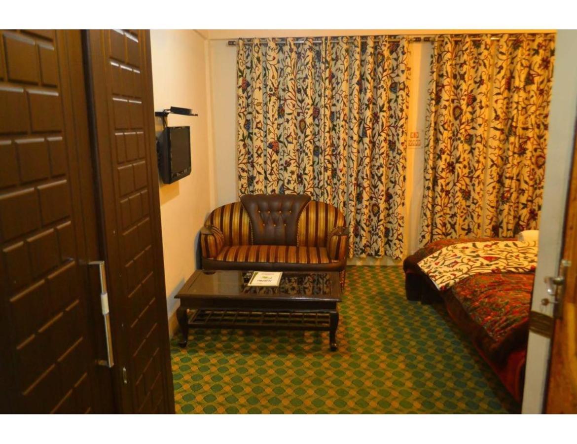 Shafaaf Plaza, Homestay Srinagar (Jammu and Kashmir)