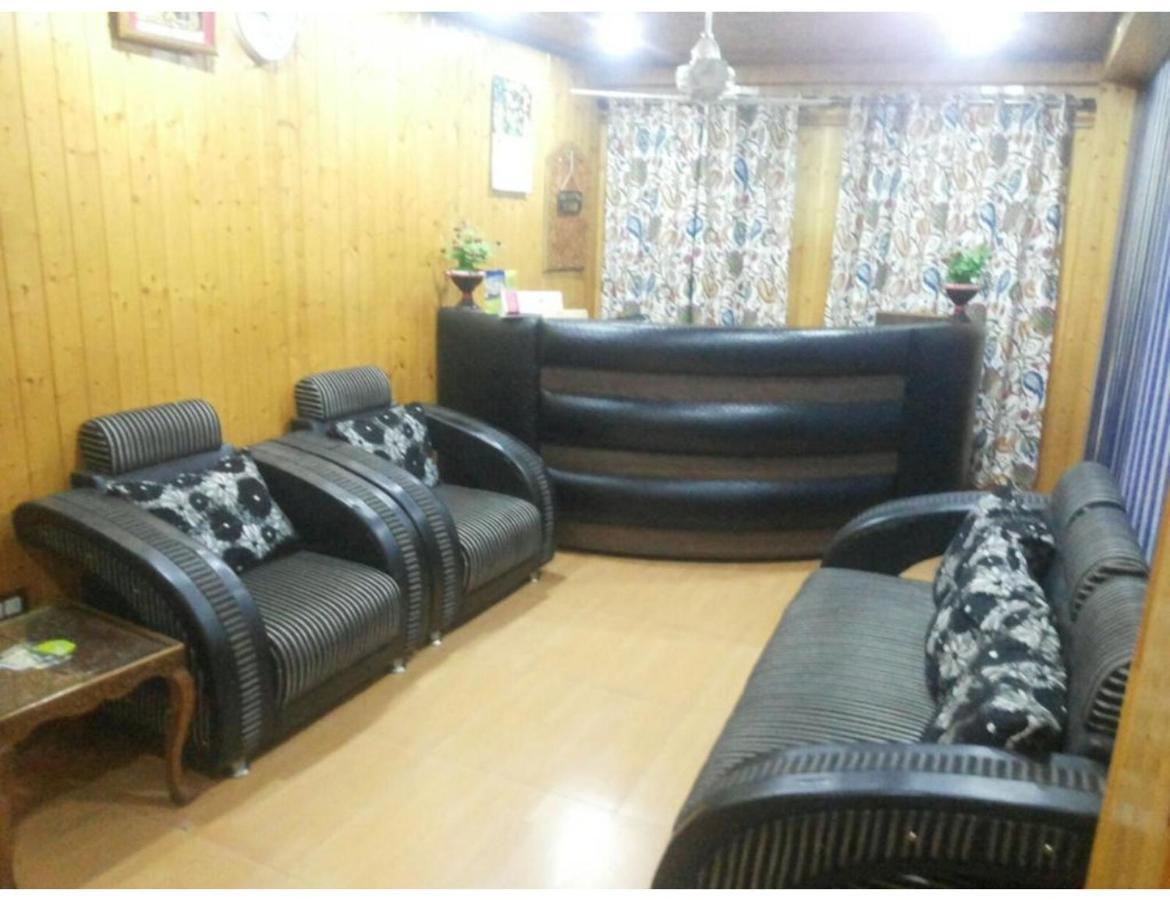 Shafaaf Plaza, Homestay Srinagar (Jammu and Kashmir)
