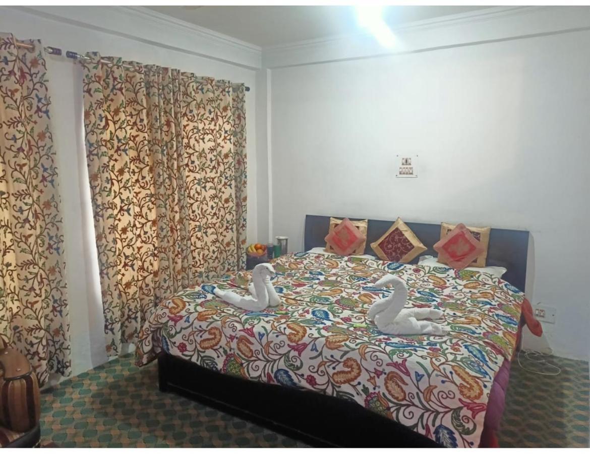Shafaaf Plaza, Homestay *