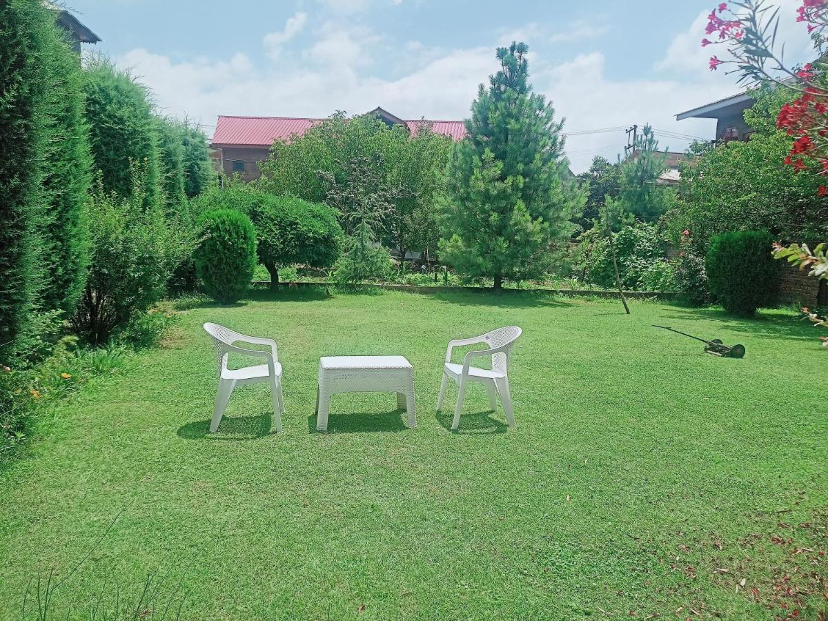 - A Luxury Living Apartment *