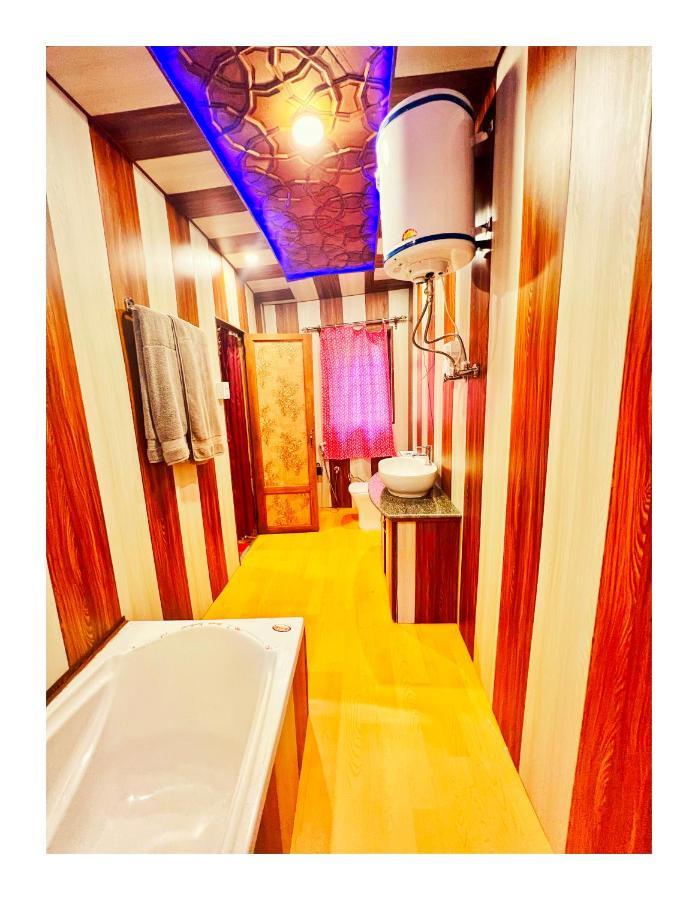 The Heritage Plato Group Of Houseboats Botel Srinagar (Jammu and Kashmir)