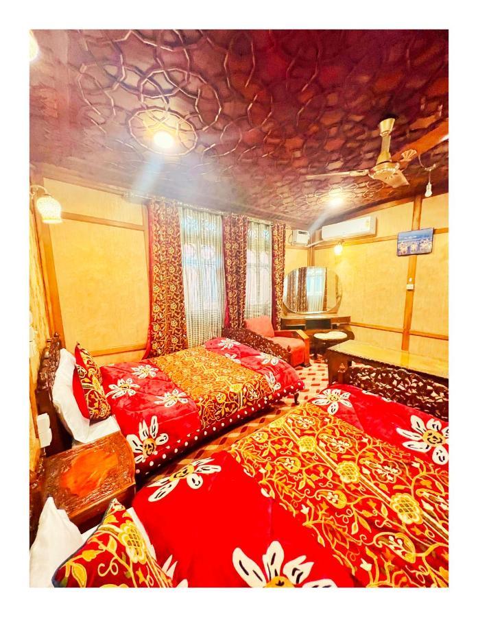 The Heritage Plato Group Of Houseboats Botel Srinagar (Jammu and Kashmir)