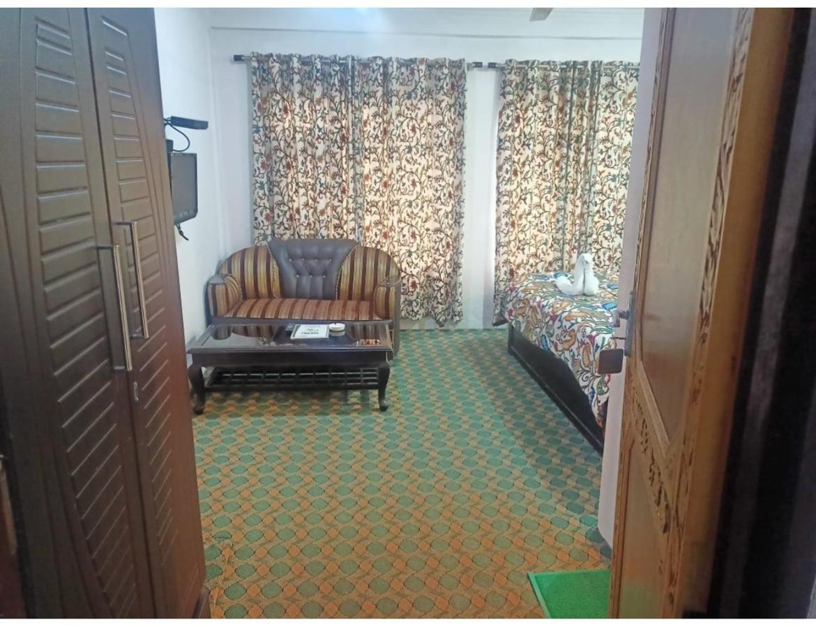Homestay Shafaaf Plaza, Srinagar (Jammu and Kashmir)