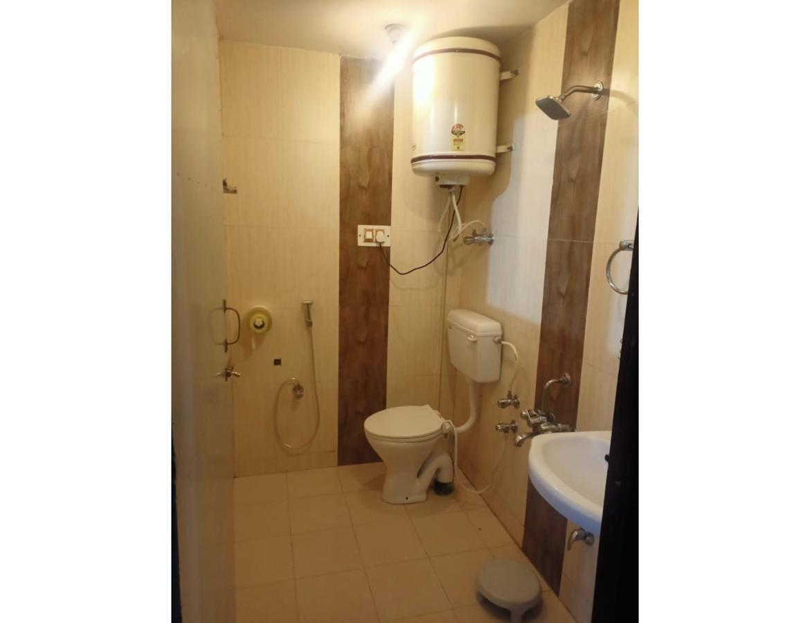 Homestay Shafaaf Plaza, *