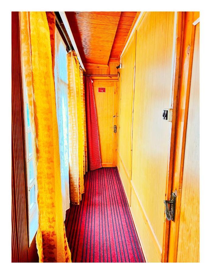 The Heritage Aristotle Group Of Houseboats Botel