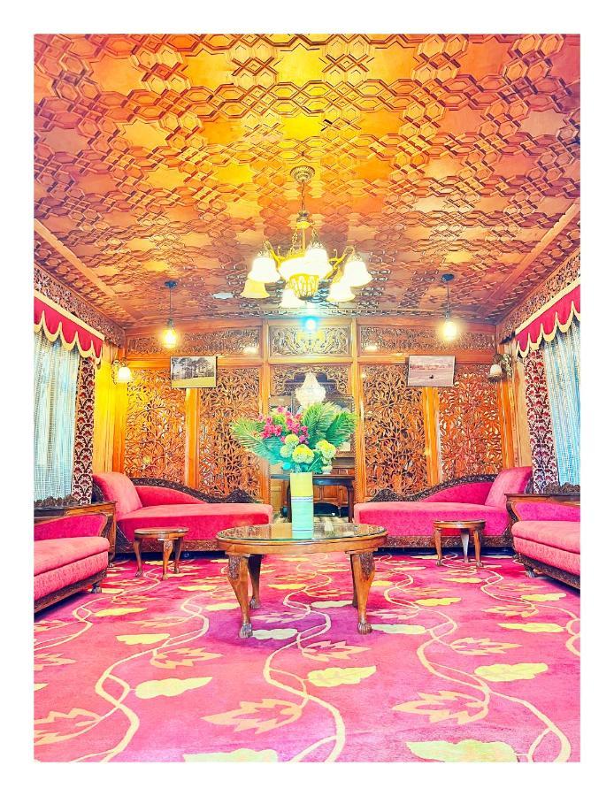 The Heritage Aristotle Group Of Houseboats 4*