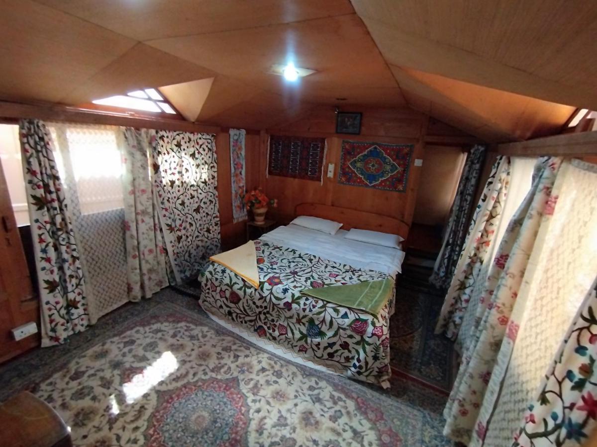 The Bombay Heritage Group Of House Boat