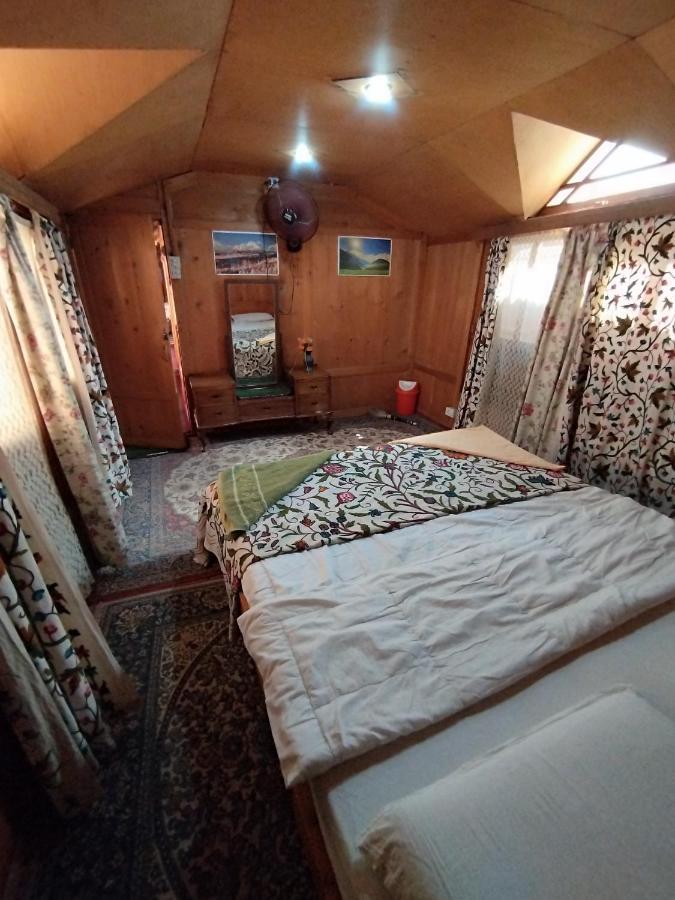 Botel The Bombay Heritage Group Of House Boat 4*