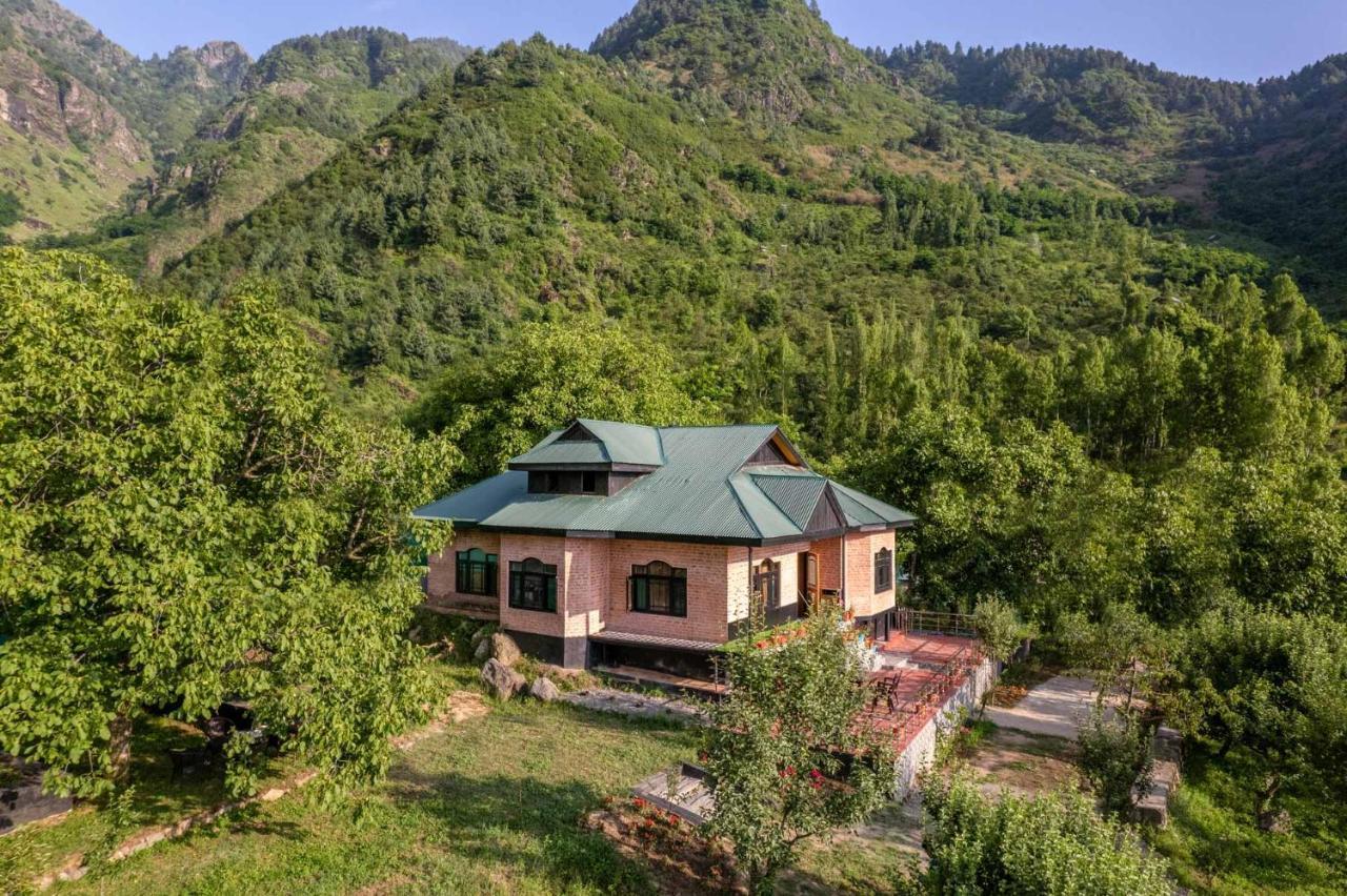 Villa Stayvista At Lakeshore Bliss Srinagar (Jammu and Kashmir)