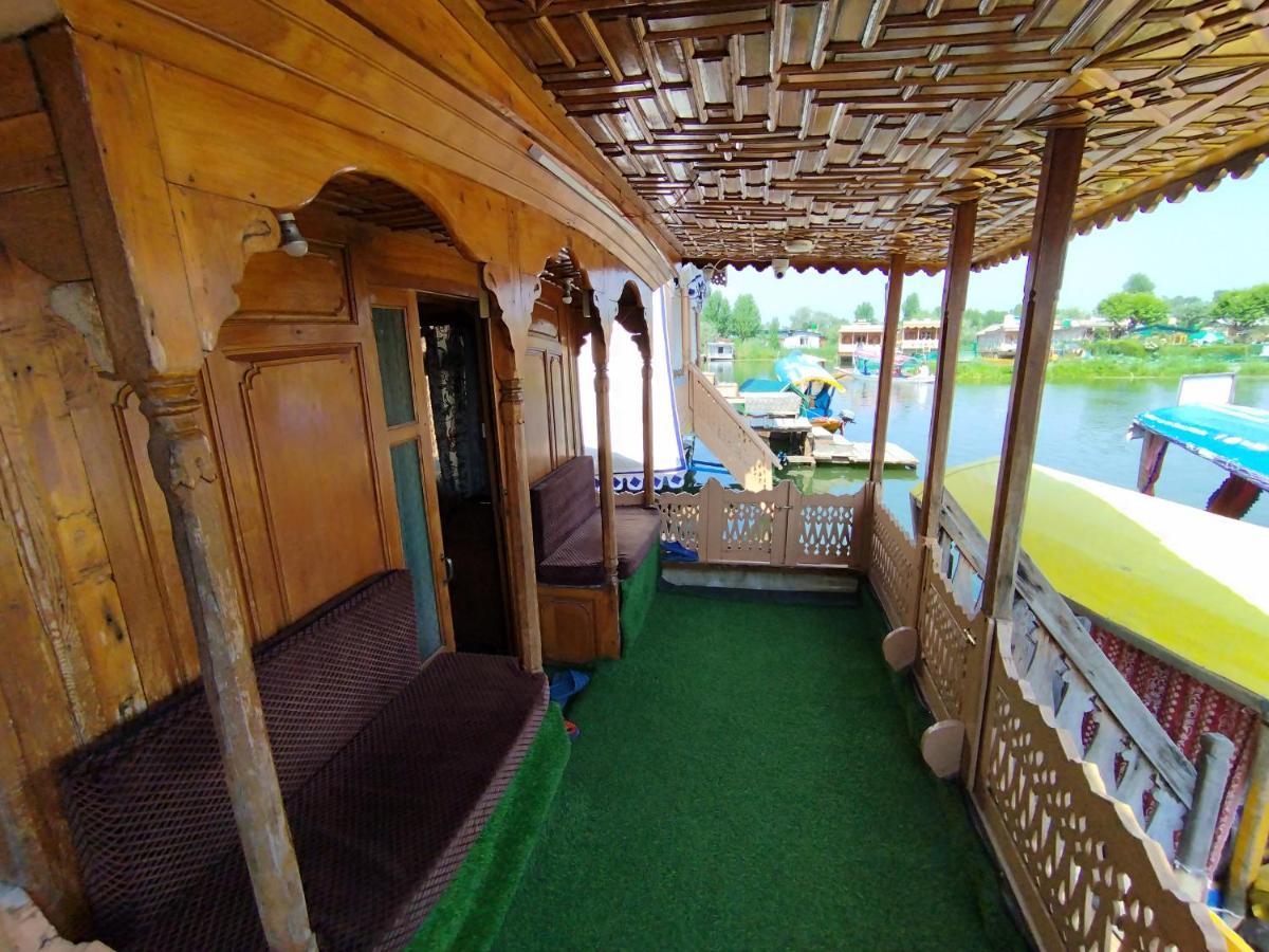 The Bombay Heritage Group Of House Boat Botel Srinagar (Jammu and Kashmir)
