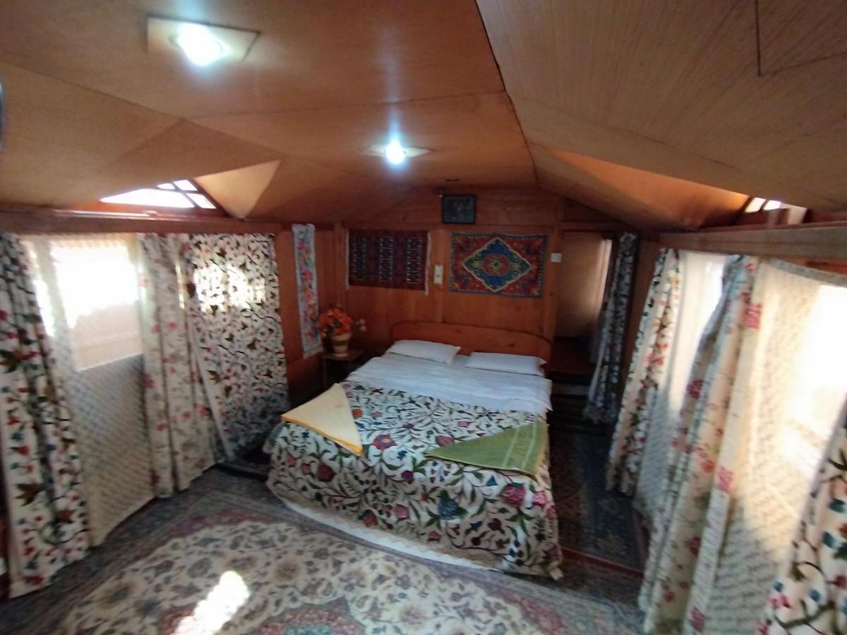 Botel The Bombay Heritage Group Of House Boat