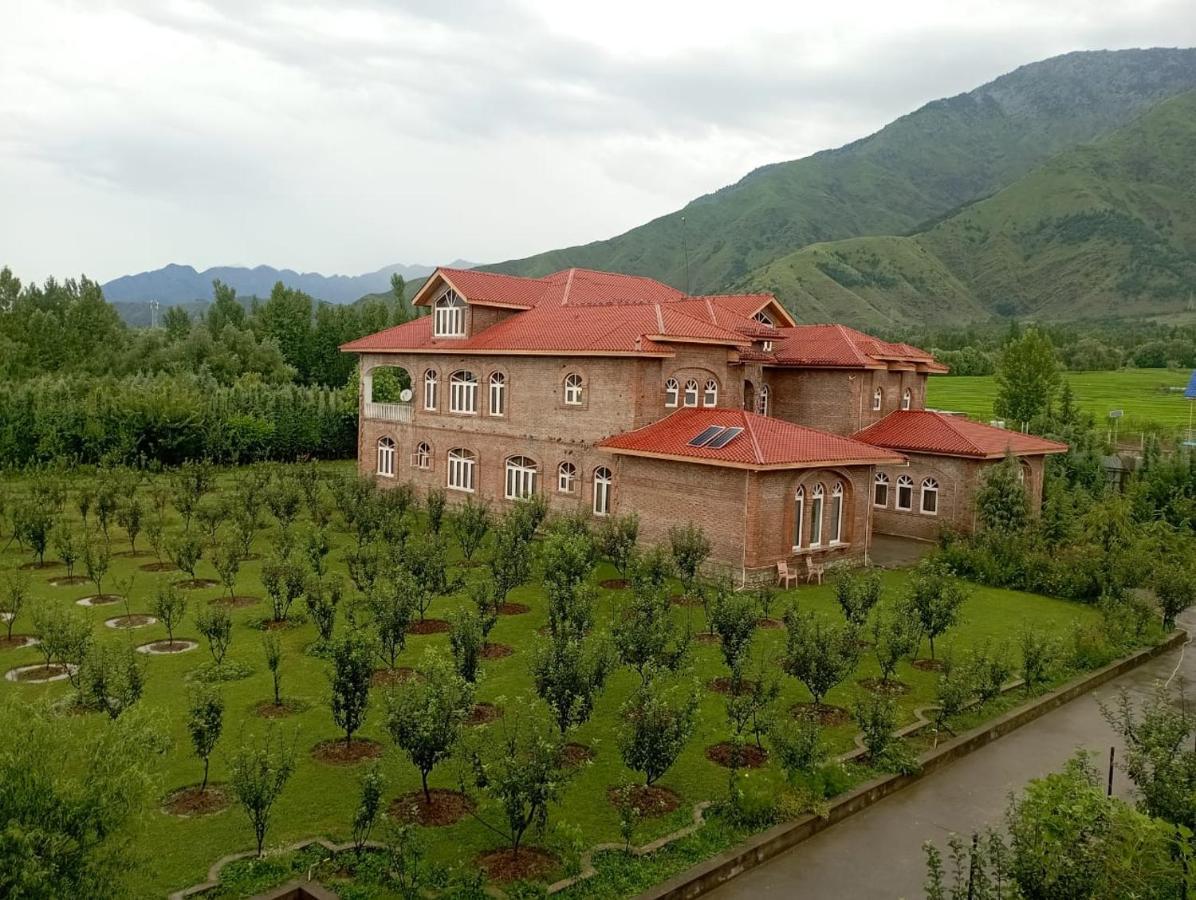 The Country Hills Villa *