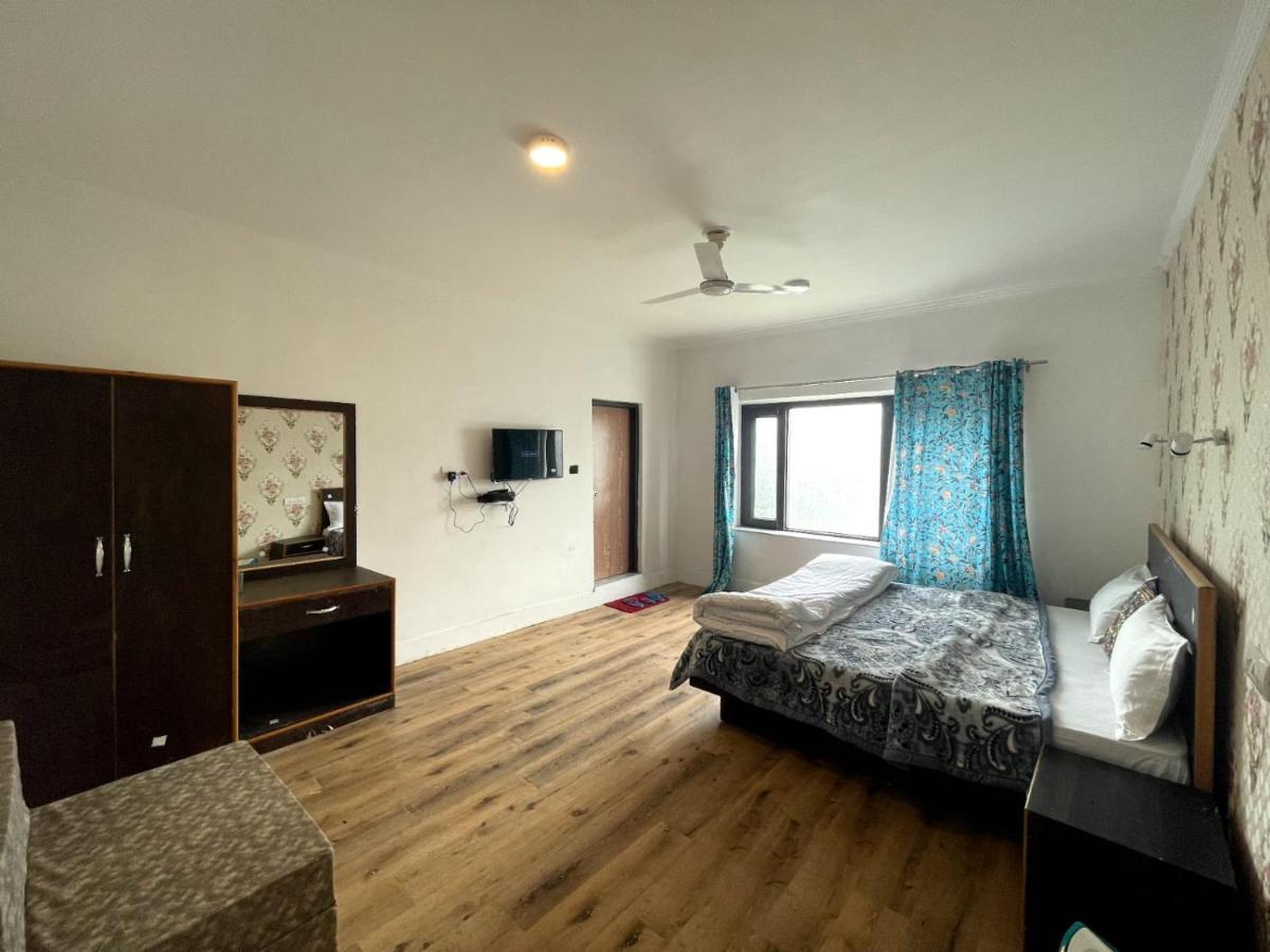 White Stone Hotel Srinagar (Jammu and Kashmir)