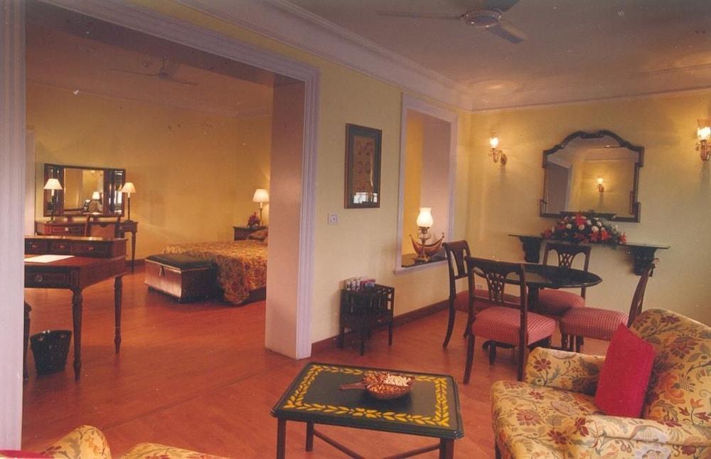The Lalit Grand Palace 5* Srinagar (Jammu and Kashmir)