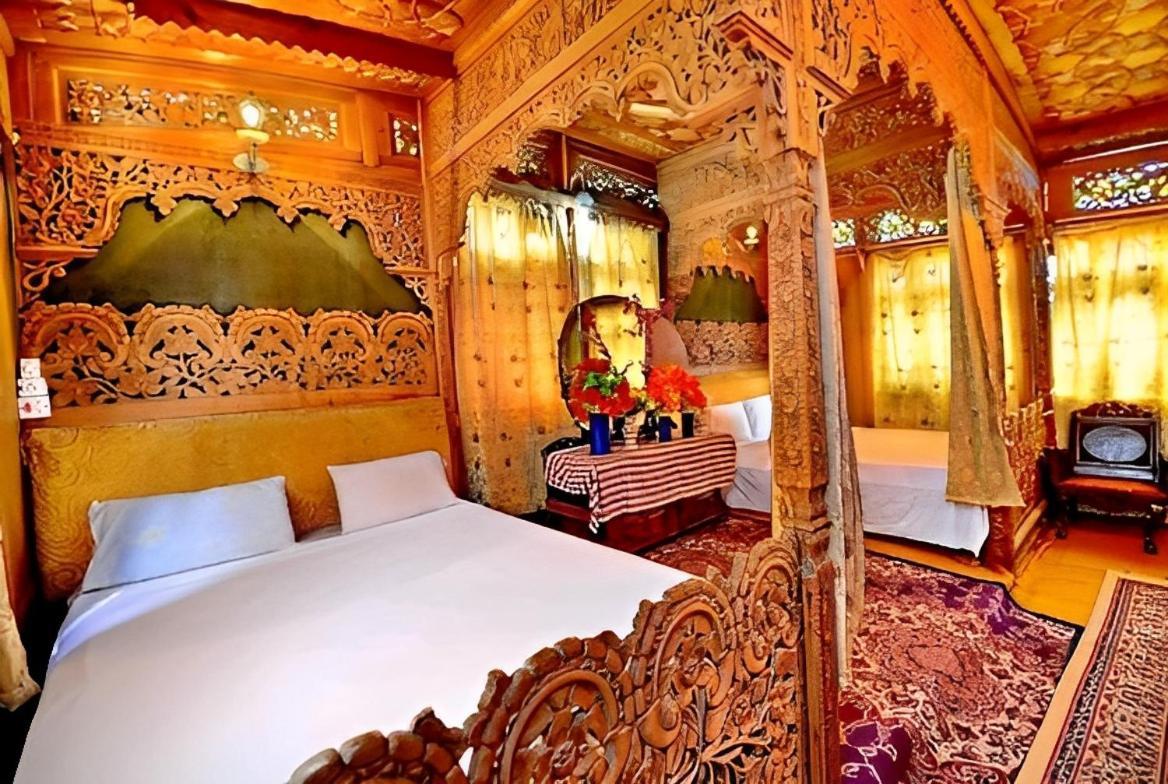 Botel Heritage Amina Group Of Houseboats Srinagar (Jammu and Kashmir)