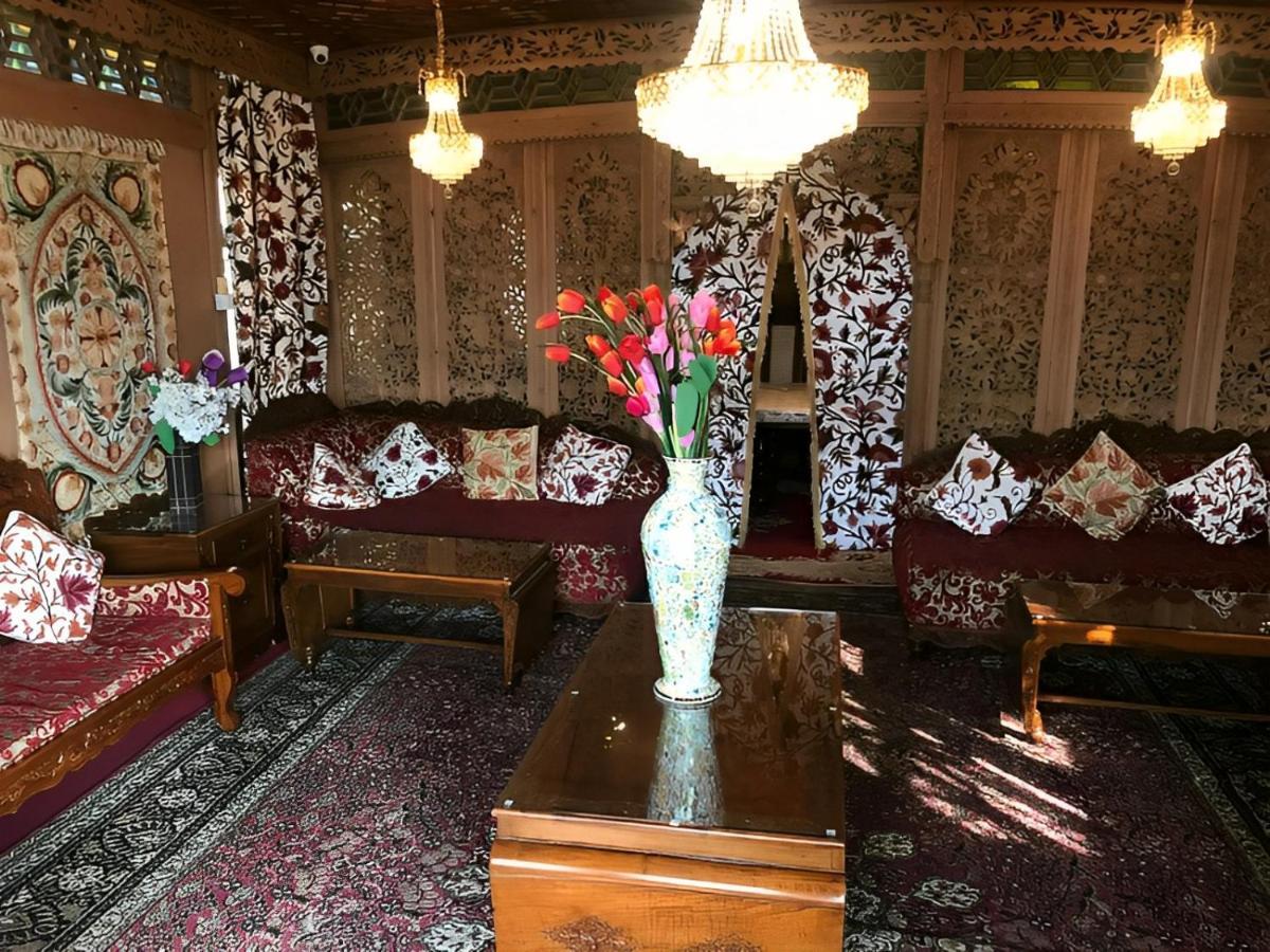 Botel Heritage Amina Group Of Houseboats Srinagar (Jammu and Kashmir)