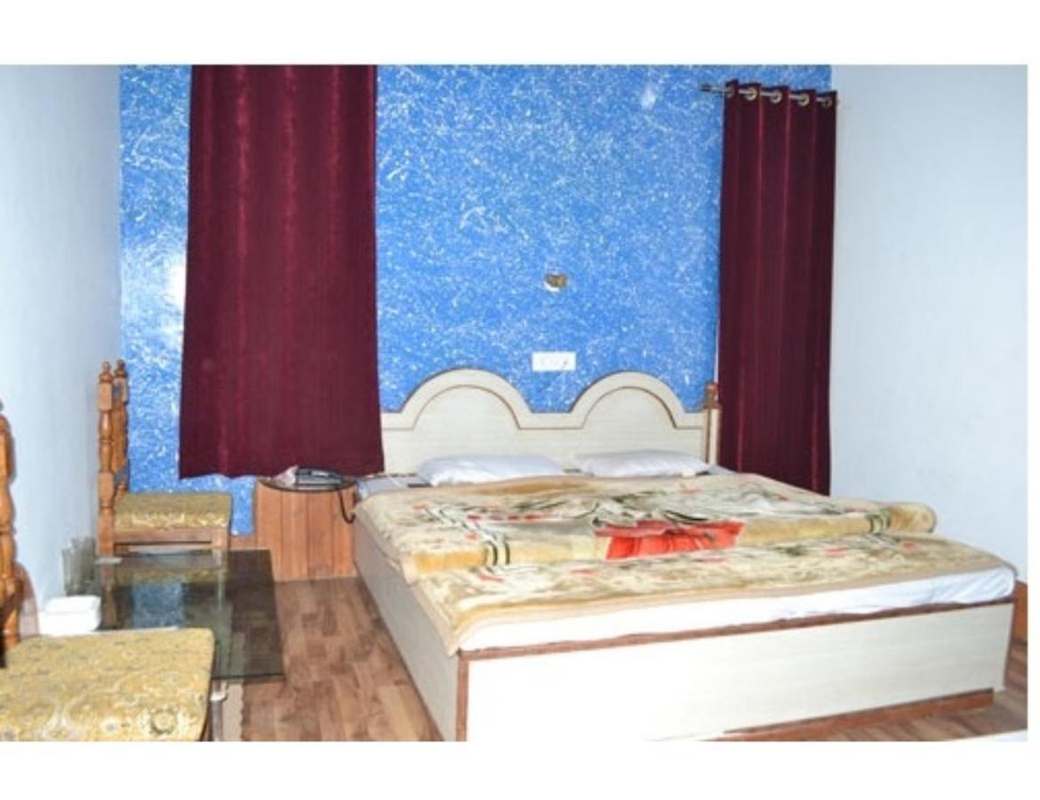 Pandit Palace, Srinagar (Jammu and Kashmir)