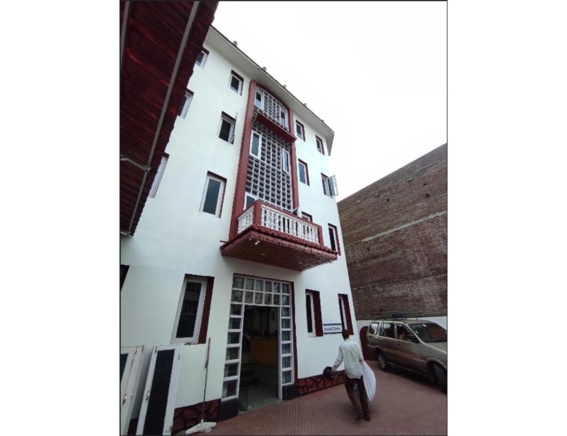 Pandit Palace, Homestay