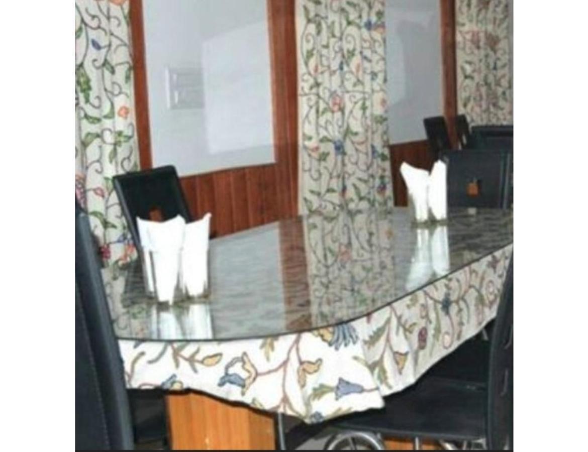 Pandit Palace, Homestay