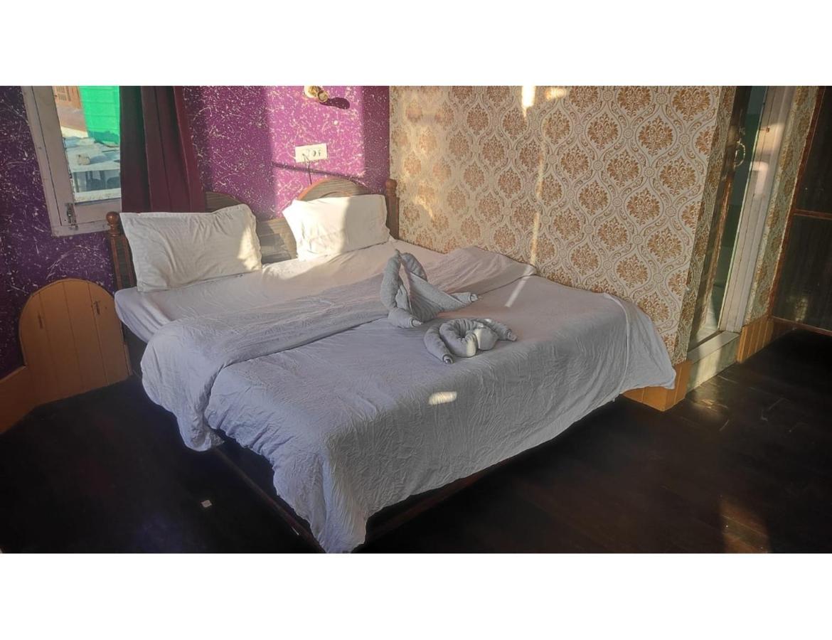 Pandit Palace, Homestay Srinagar (Jammu and Kashmir)