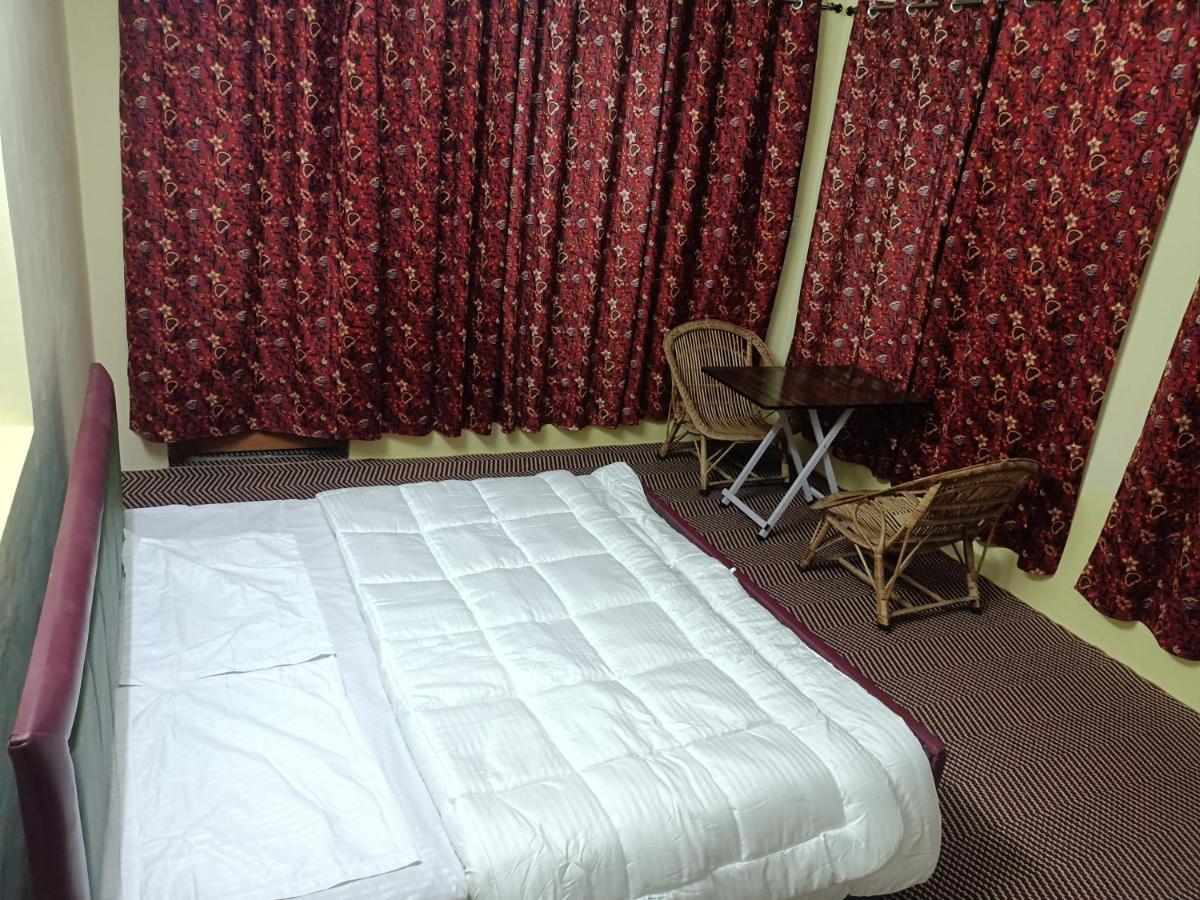 Coachman Homestay Srinagar (Jammu and Kashmir)