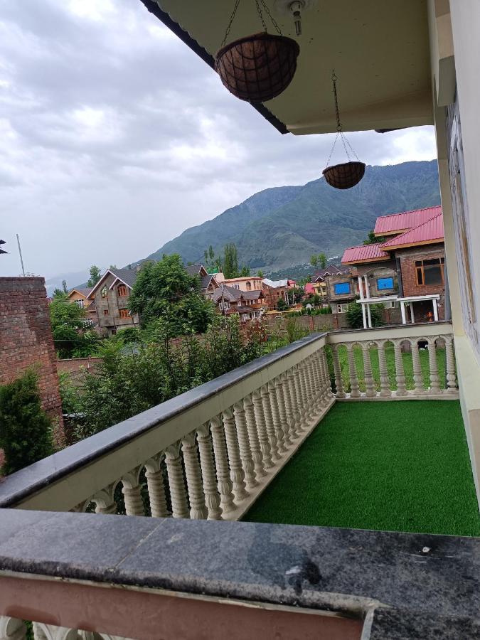 Coachman Homestay Guest house *