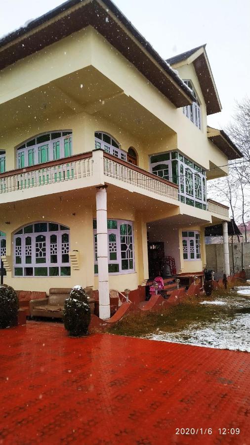 Coachman Homestay Srinagar (Jammu and Kashmir)