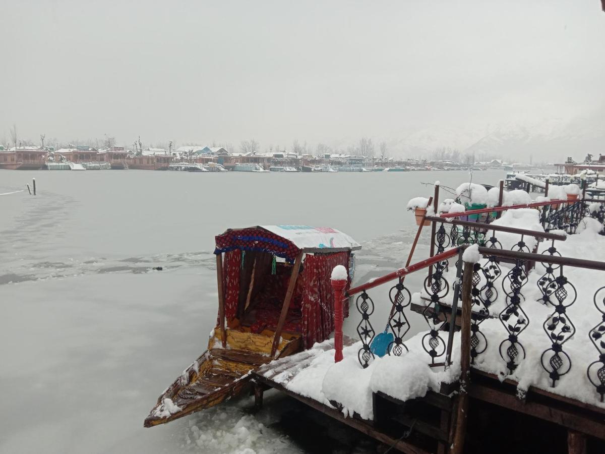 Botel New Bombay Heritage Group Of House Boat