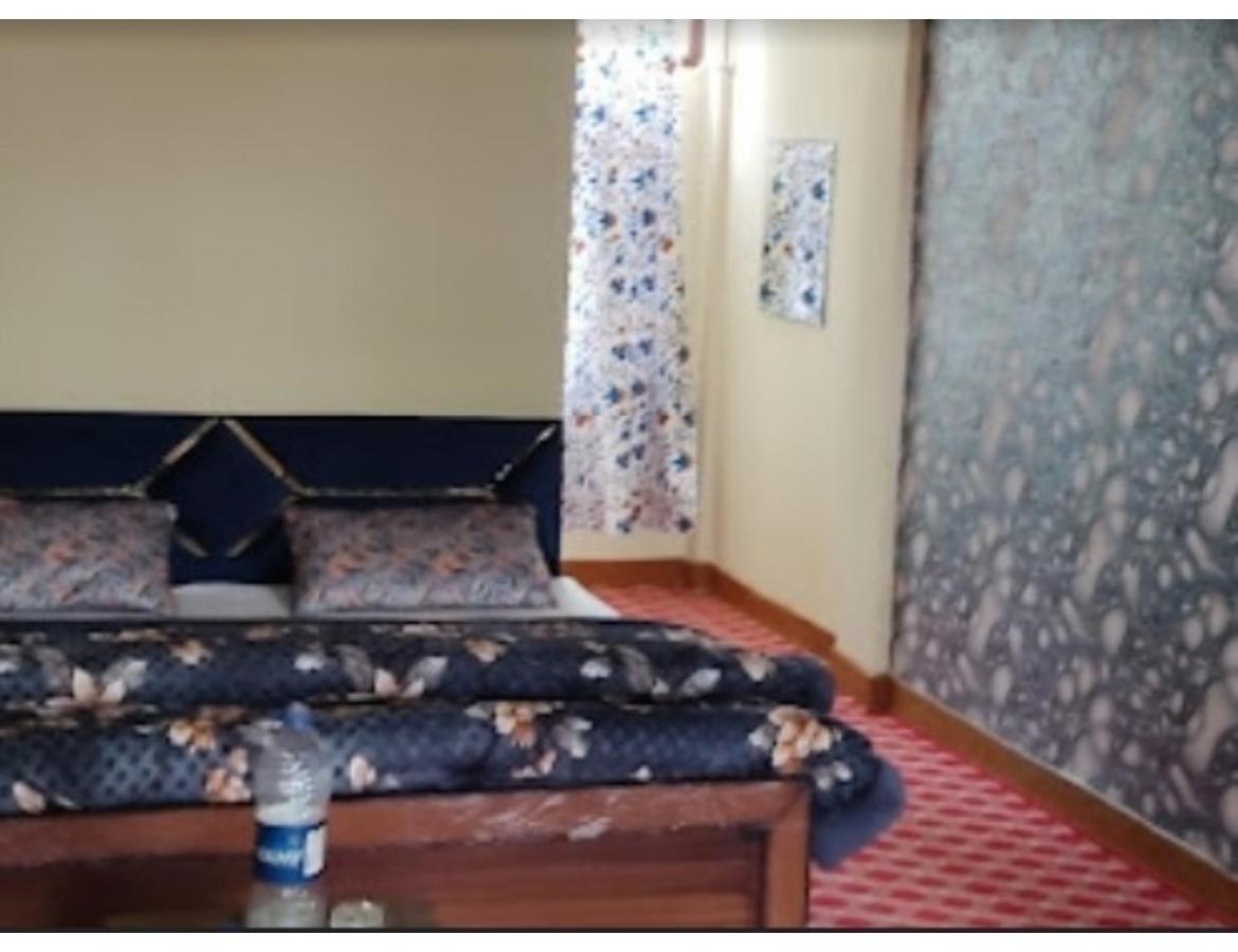 Ritz, Homestay Srinagar (Jammu and Kashmir)