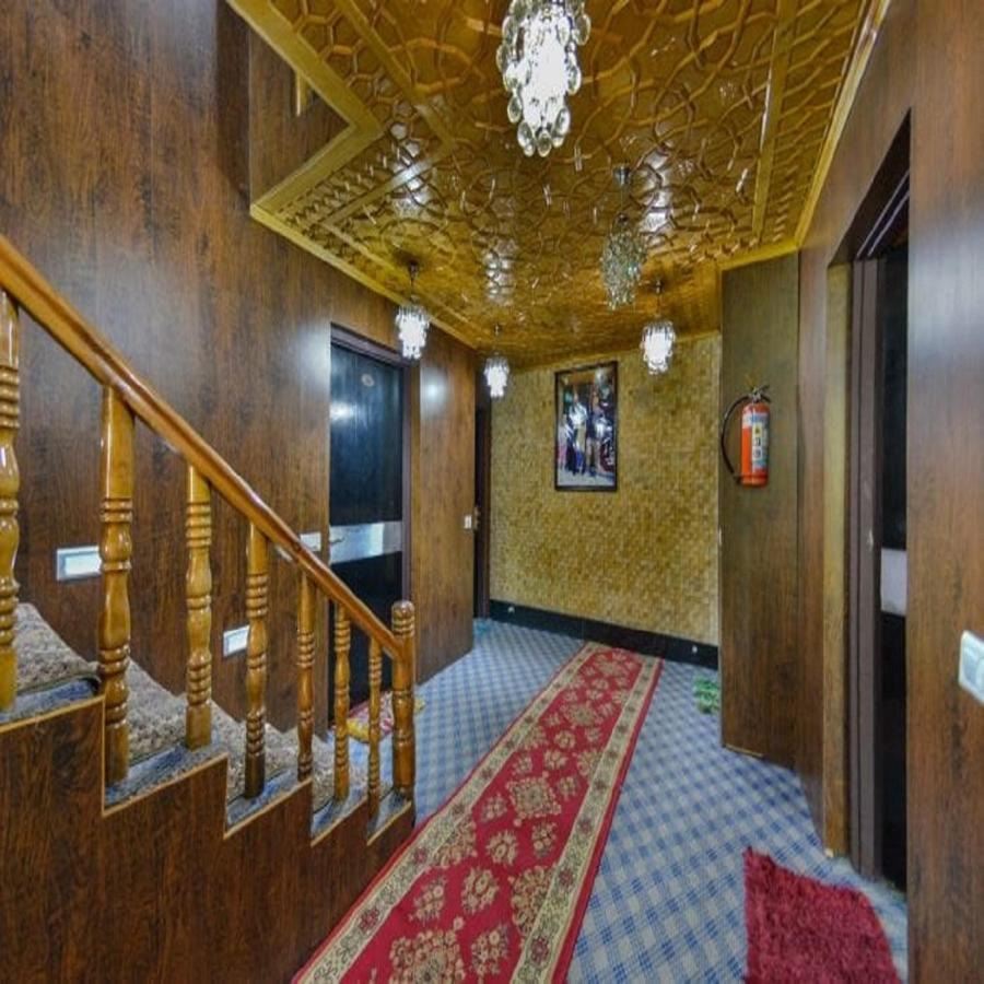 Hotel Sheen Srinagar (Jammu and Kashmir)