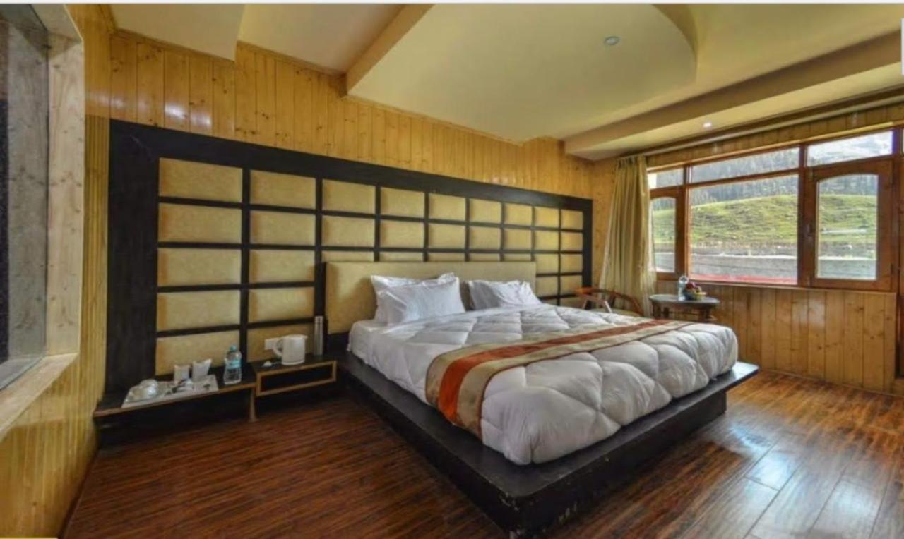 Sheen Hotel Srinagar (Jammu and Kashmir)