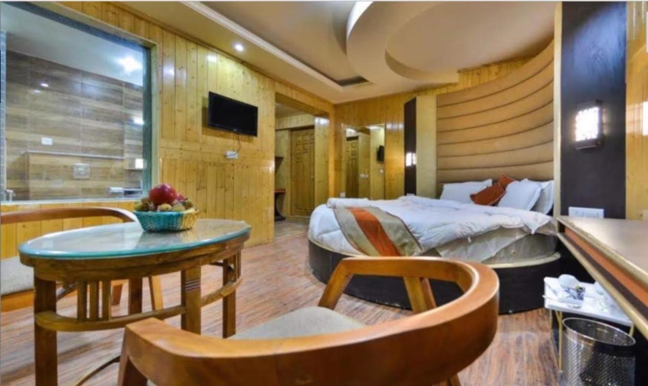 Sheen Hotel 3*