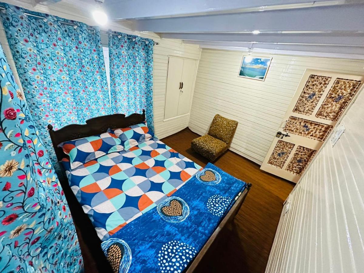 Gypsys Hostel Srinagar (Jammu and Kashmir)