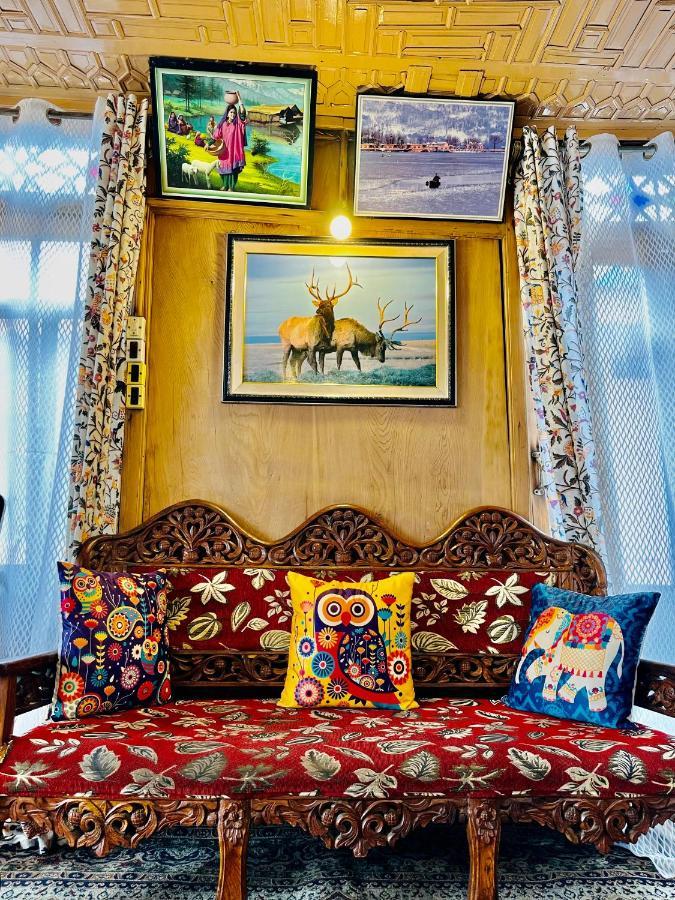 Bed & Breakfast Houseboat New Retreat Group