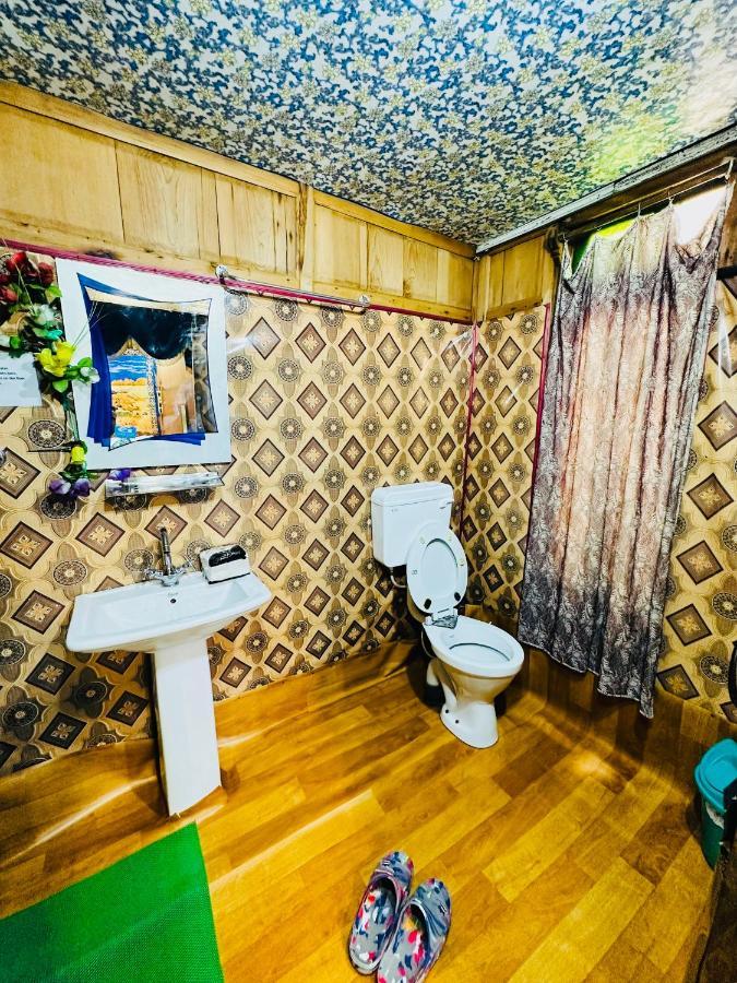 Houseboat New Retreat Group Bed & Breakfast *