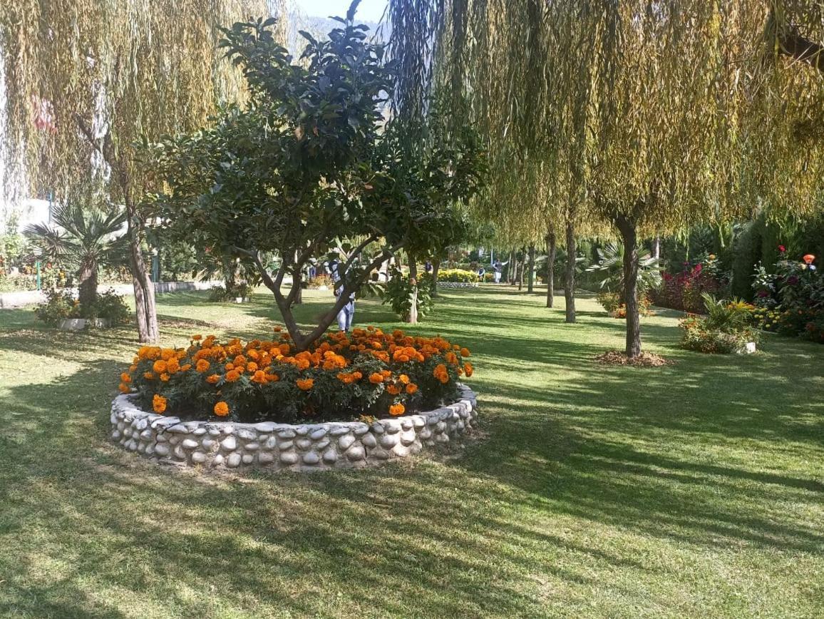 Padshapal Resorts Hotel 3*