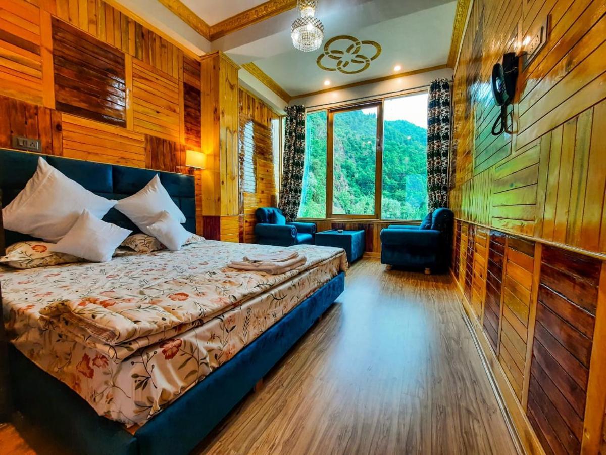 Padshapal Resorts Hotel 3*