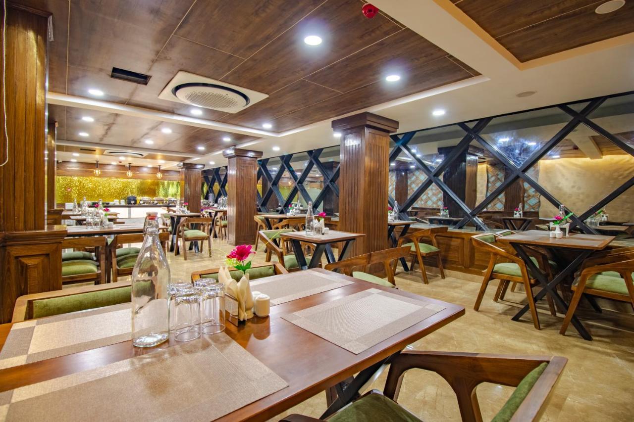 Hotel Elaf Residency Srinagar (Jammu and Kashmir)