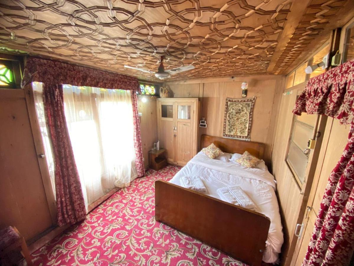 The Flostel Hostel Srinagar (Jammu and Kashmir)