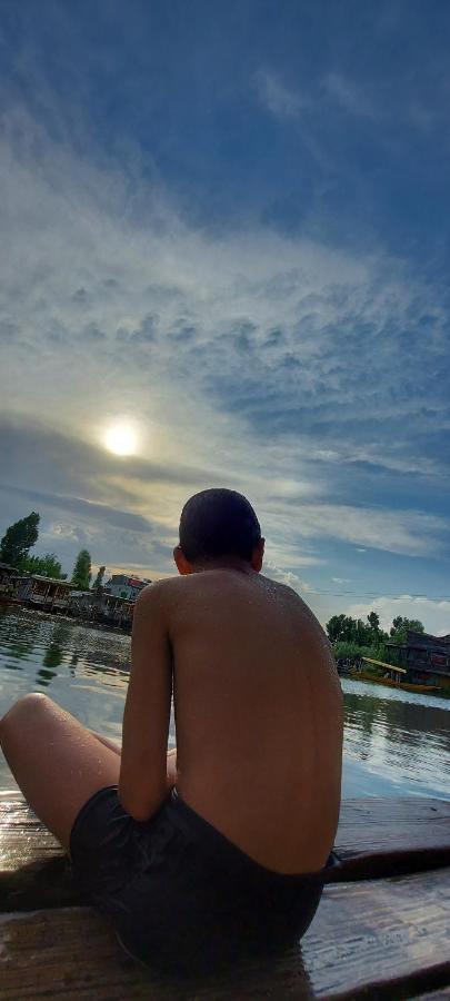 Hotel View Group Of Houseboats 4*