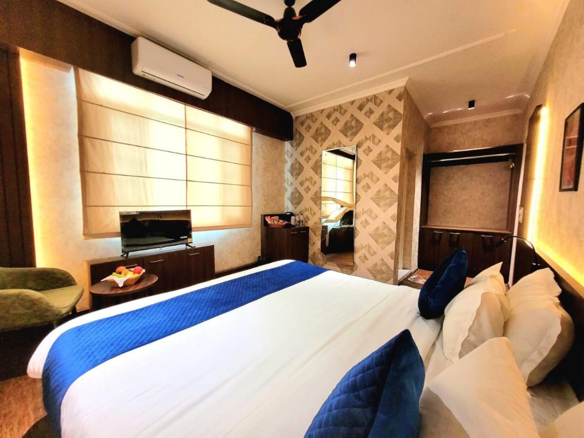Royal Plaza 3*