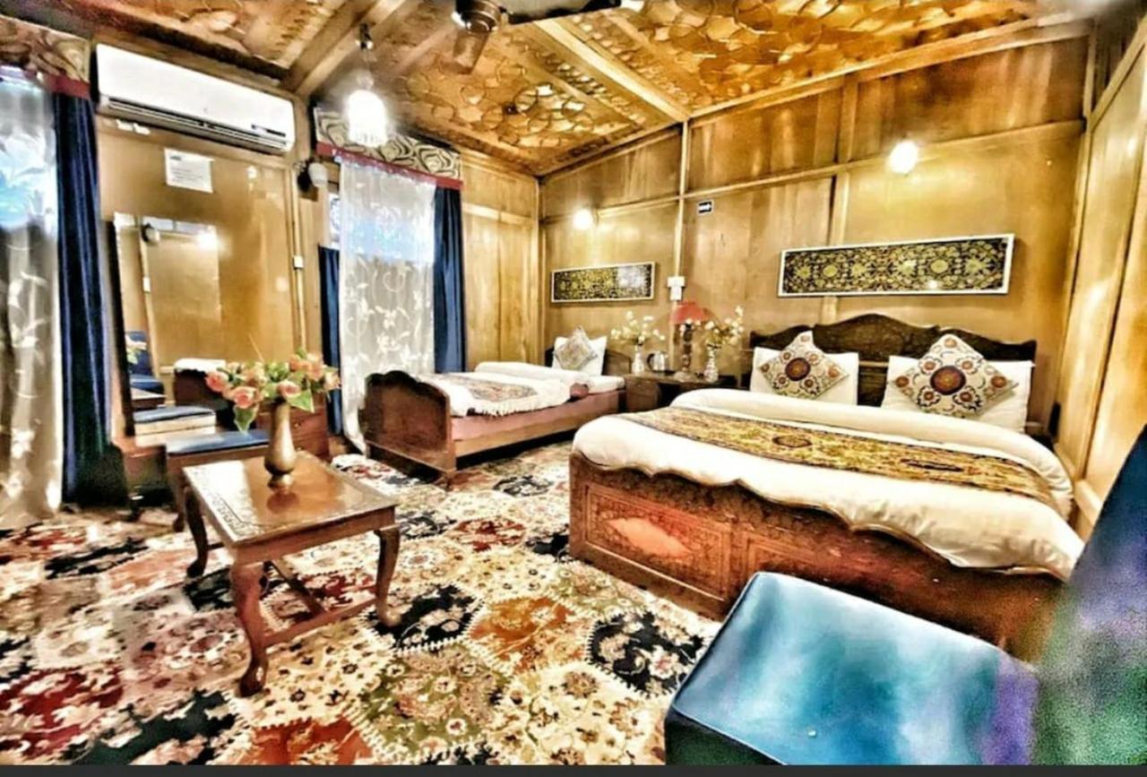 Floating Heritage Group 4* Srinagar (Jammu and Kashmir)