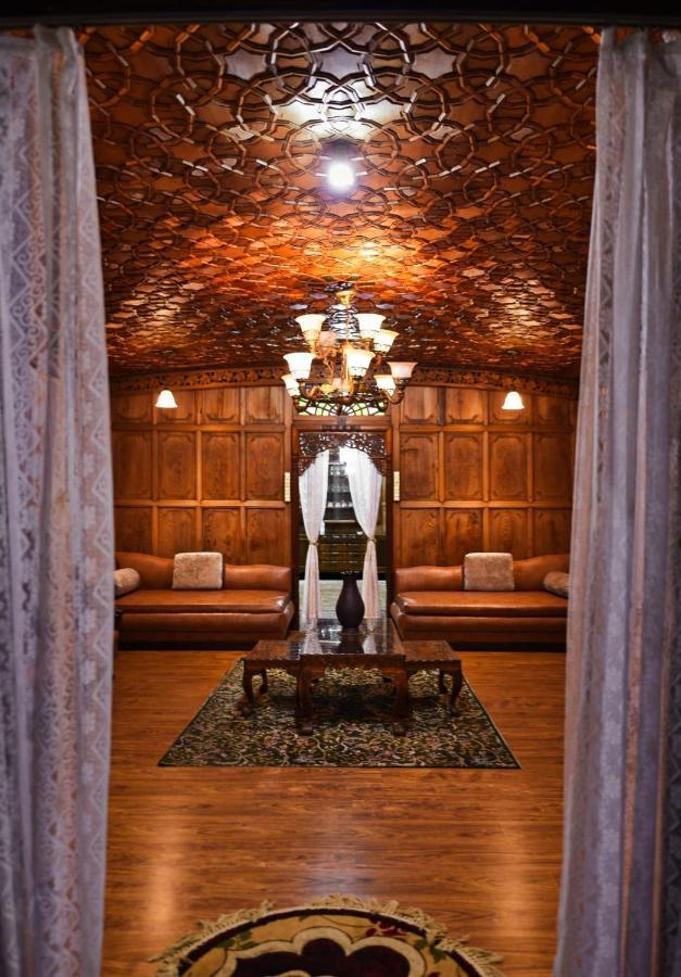 Floating Heritage Group Hotel Srinagar (Jammu and Kashmir)