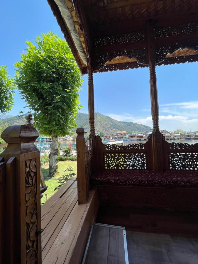 Floating Heritage Group Hotel 4*