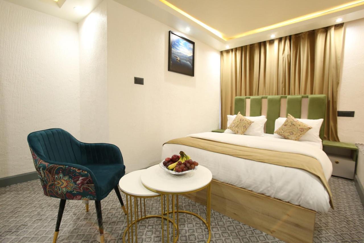 Hotel Ahmed Residency Srinagar (Jammu and Kashmir)