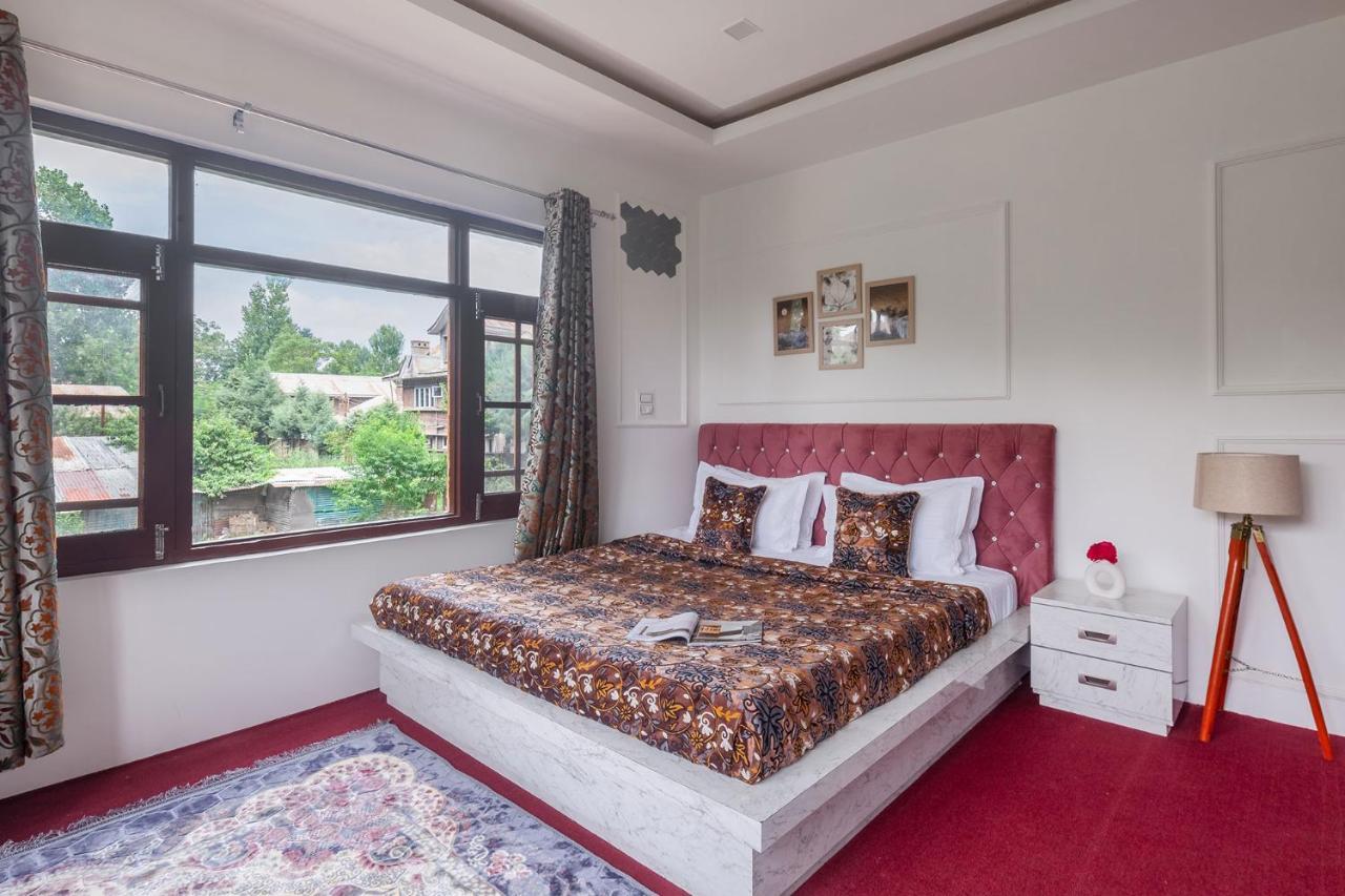 Buhayra Lakefront By Veo - Part Of Stayvista * Srinagar (Jammu and Kashmir)