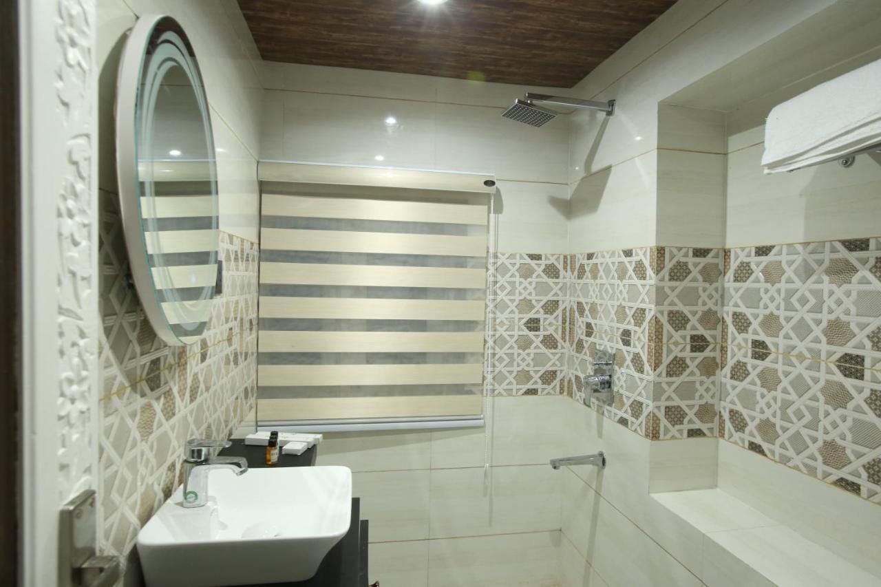 Hotel Ahmed Residency Srinagar (Jammu and Kashmir)
