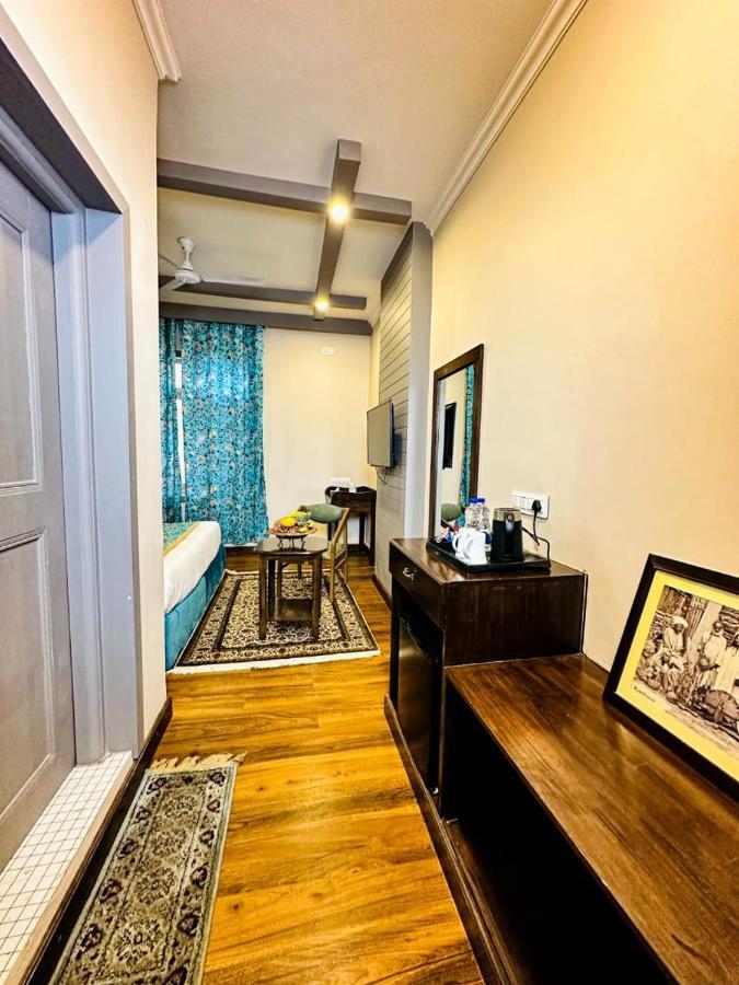 Hotel Grand Zamin Srinagar (Jammu and Kashmir)