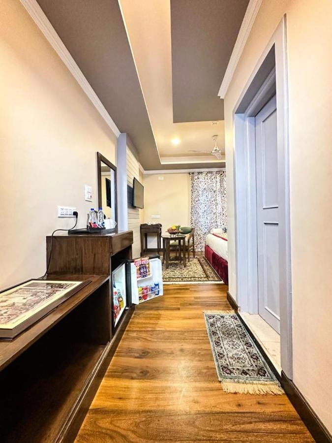 Hotel Grand Zamin Srinagar (Jammu and Kashmir)