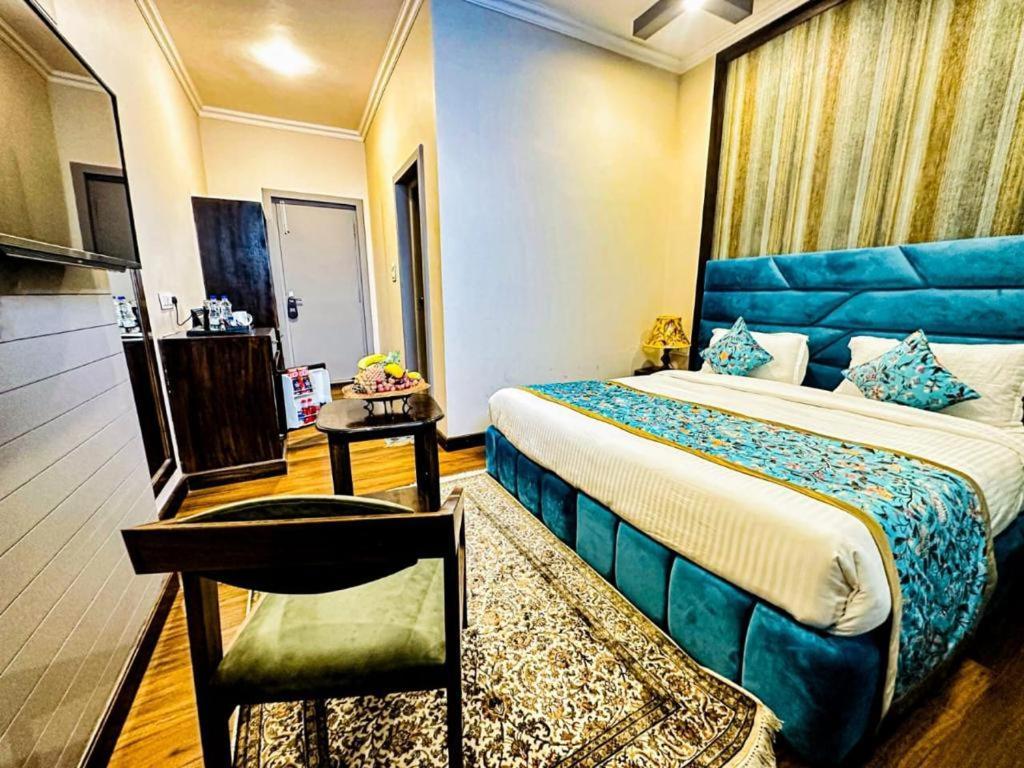 Hotel Grand Zamin Srinagar (Jammu and Kashmir)